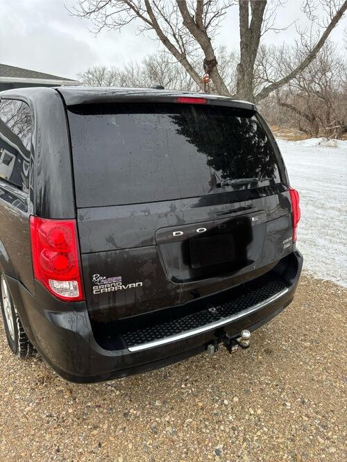 2012 dodge grand caravan crew 3.6 engine new snow tires 12/24