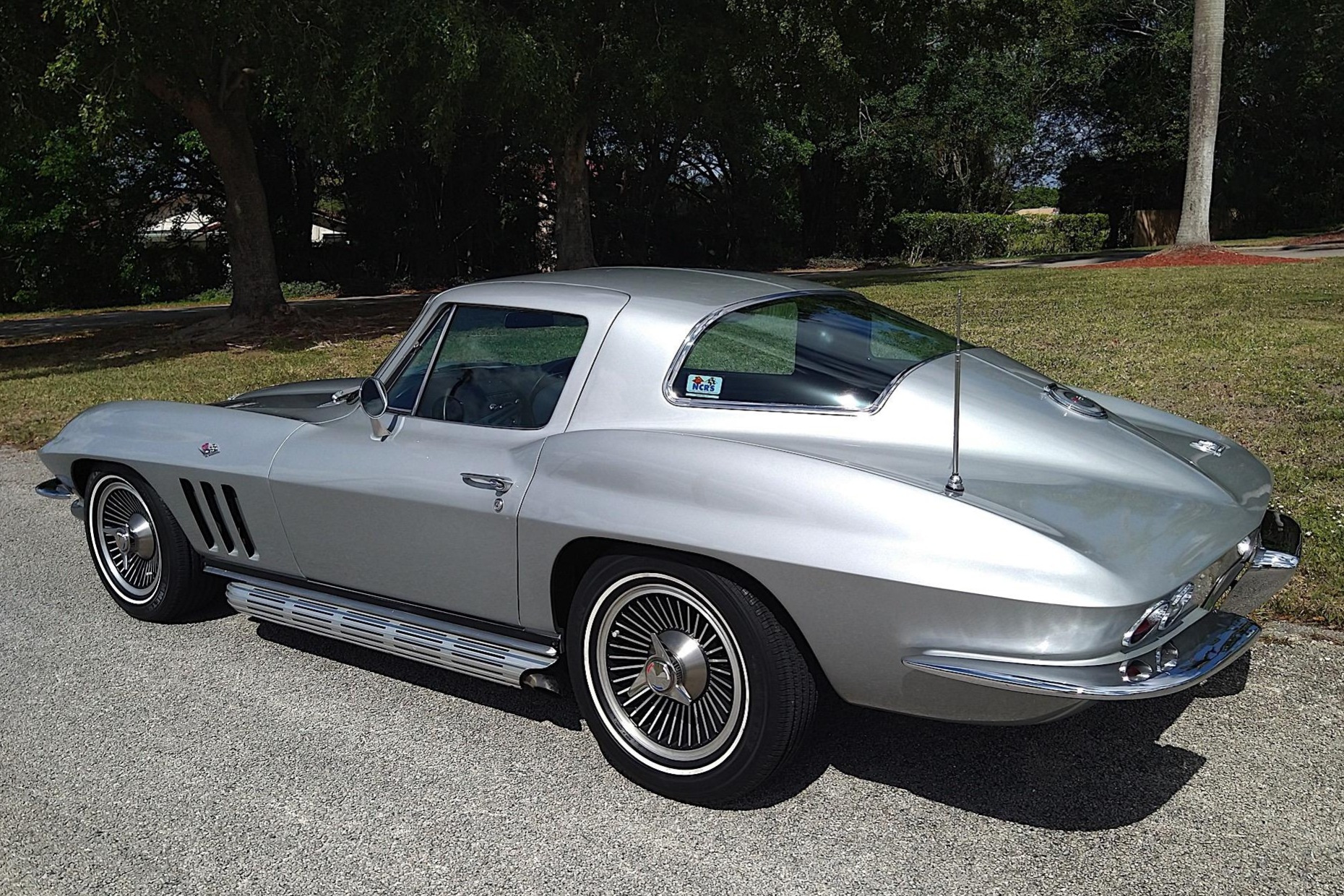 1966 chevrolet corvette coupe 327/300