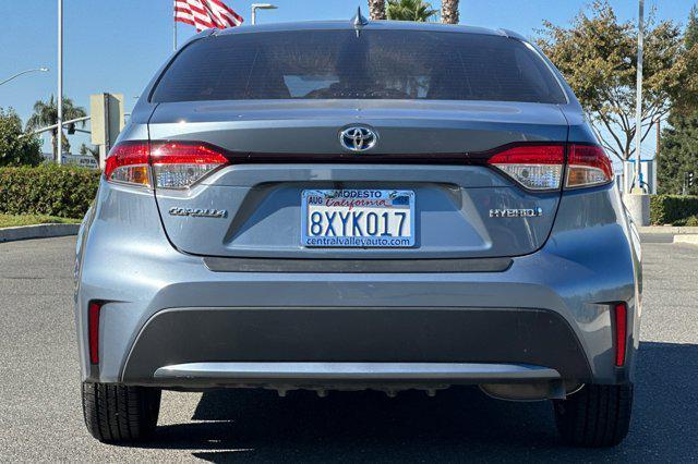 2022 toyota corolla hybrid le