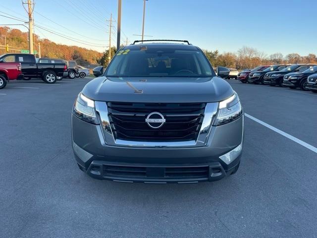2022 nissan pathfinder sv