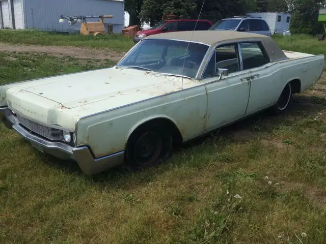 1967 lincoln continental,needs work,barn find great project! big engine 462 7.6l