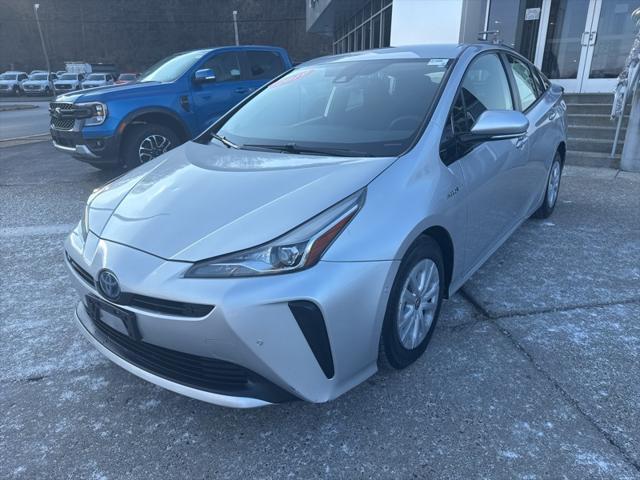 2019 toyota prius l