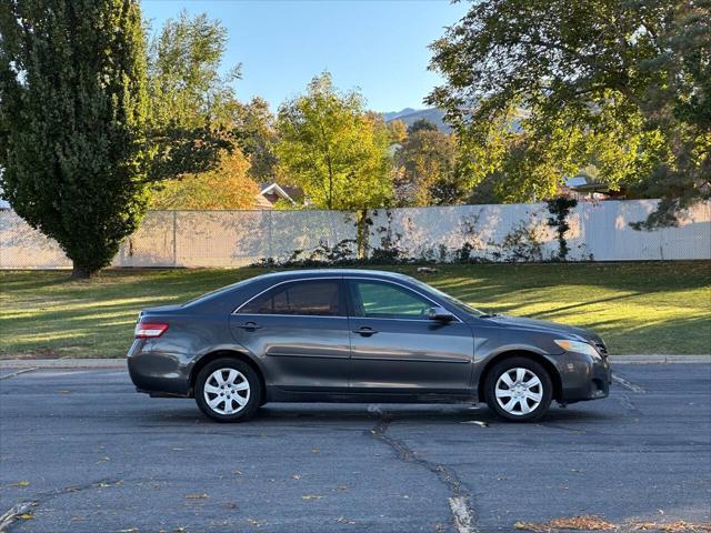 2011 toyota camry le