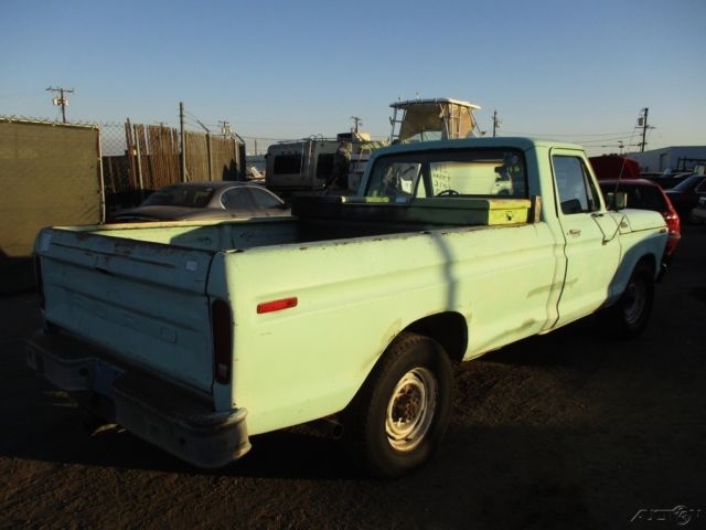 c 1979 ford f-250 8-cylinder automatic gas pickup no reserve