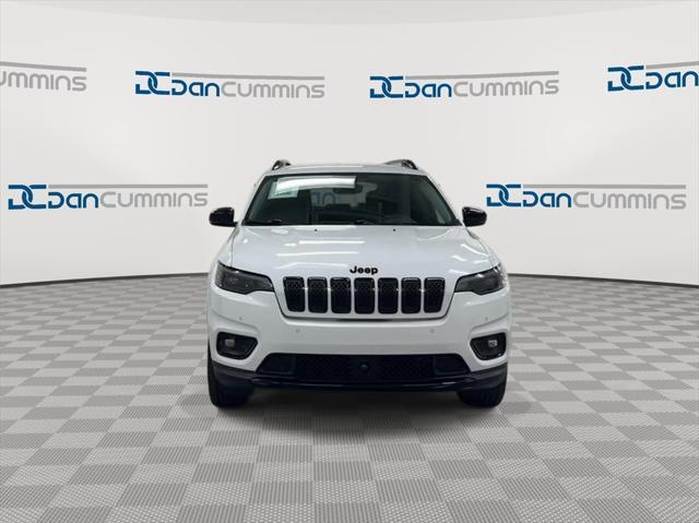 2023 jeep cherokee altitude lux