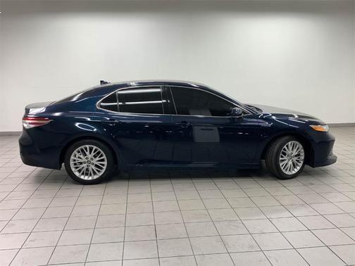 2020 toyota camry hybrid