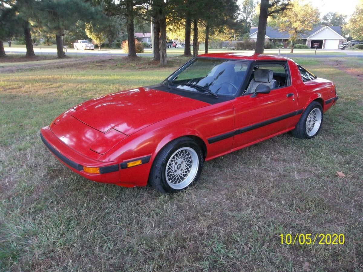 1981 mazda rx-7 with rx-7 tools and parts