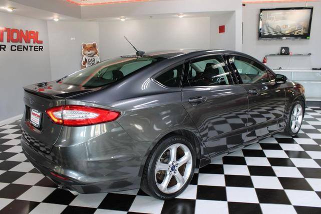 2016 ford fusion se