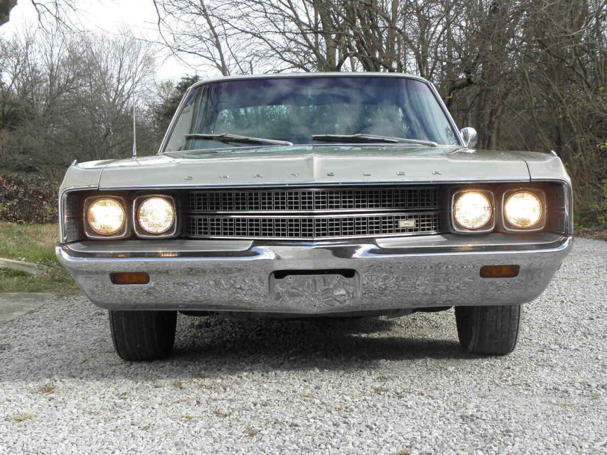 1968 new yorker / beautiful original paint / runs great / always garaged /