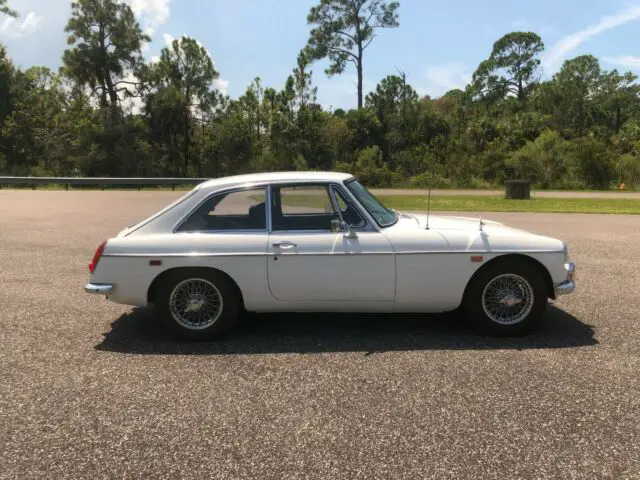 1969 mgb gt coupe