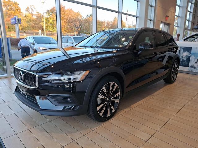 2022 volvo v60 cross country