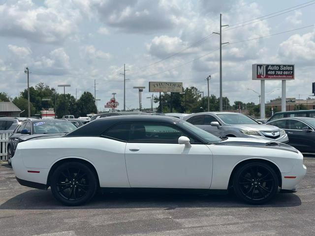 2018 dodge challenger sxt