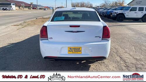2021 chrysler 300 300s v6 sedan 4d