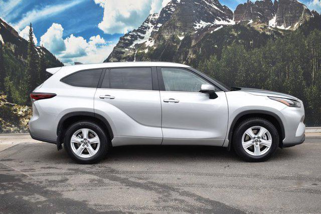 2024 toyota highlander le