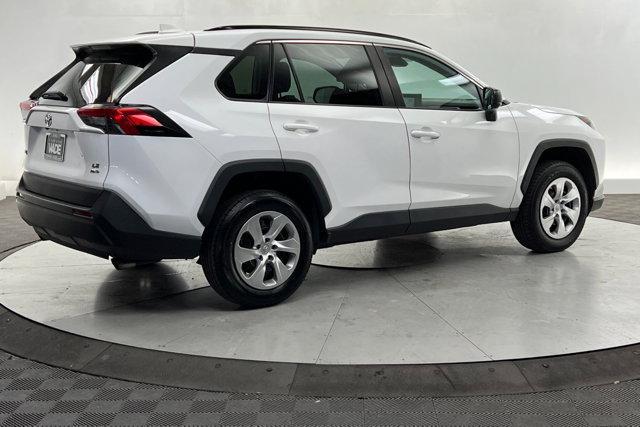 2021 toyota rav4 le