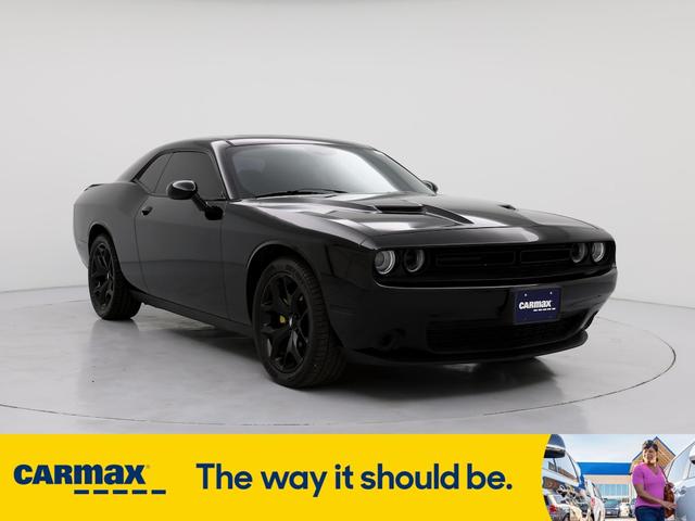 2018 dodge challenger sxt