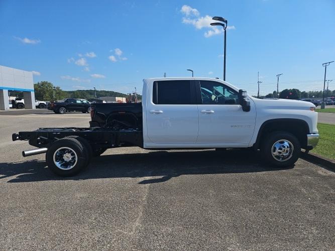 new 2025 chevrolet silverado 3500hd lt