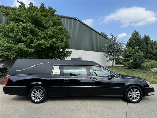 2011 cadillac dts limousine