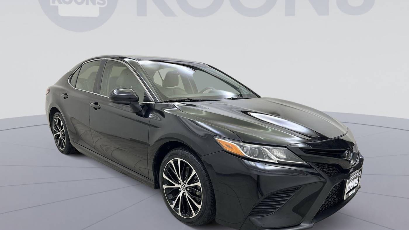 2018 toyota camry se