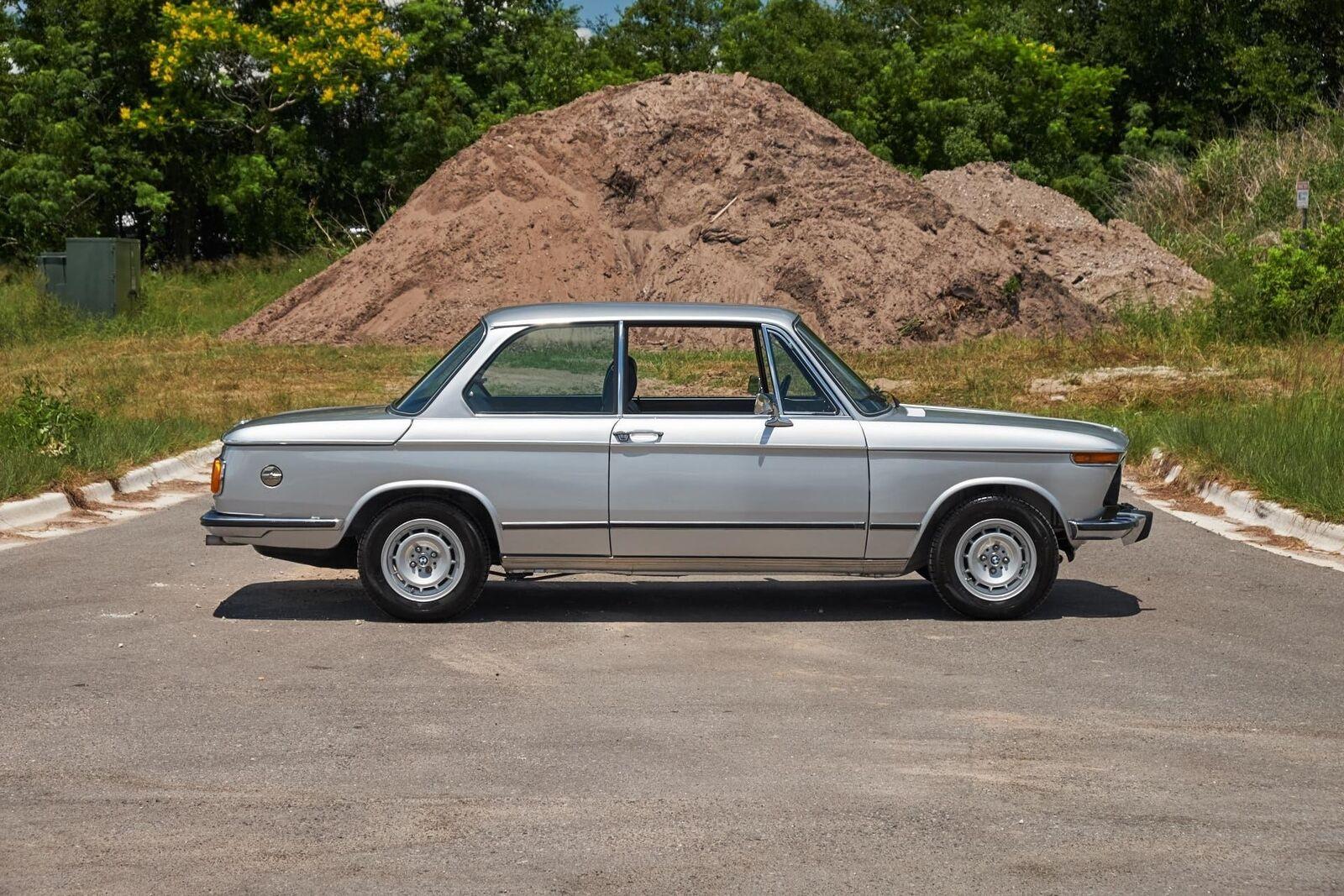 1975 bmw 2002 restored rwd 5 speed