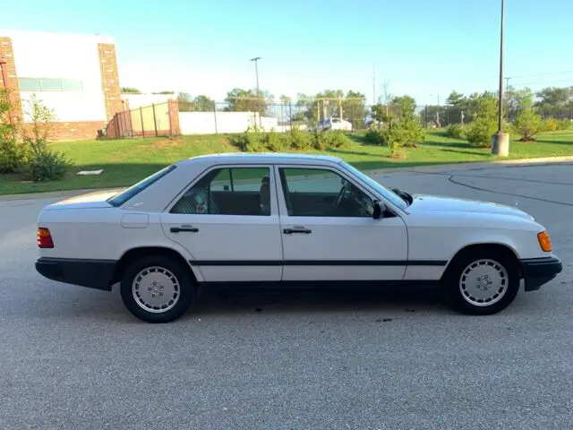 1989 mercedes-benz 300-class 300e sedan 88000 miles mint condition***