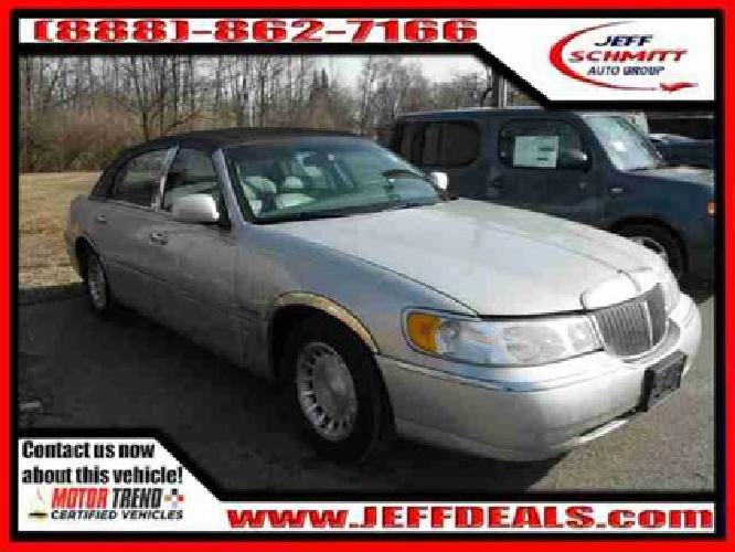 2001 lincoln town car executive in beavercreek, oh
