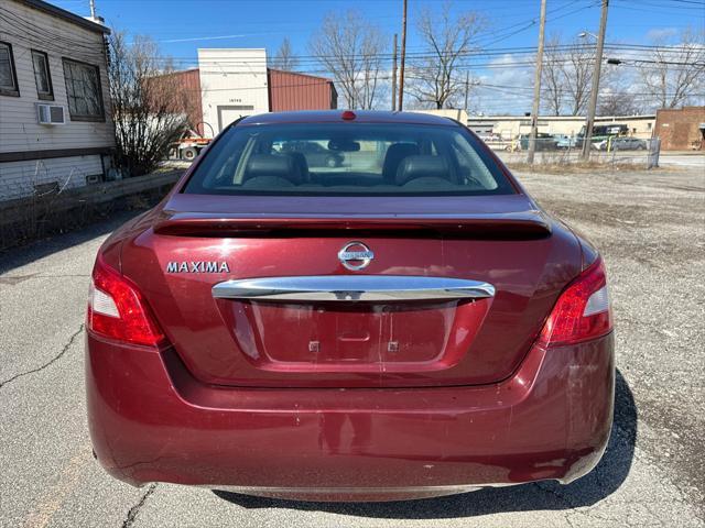 2010 nissan maxima sv