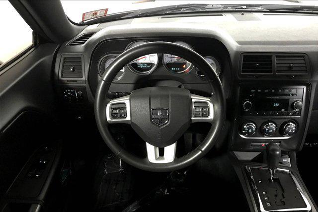 2014 dodge challenger sxt