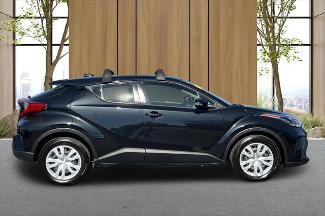 2021 toyota c-hr le
