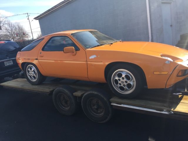 928