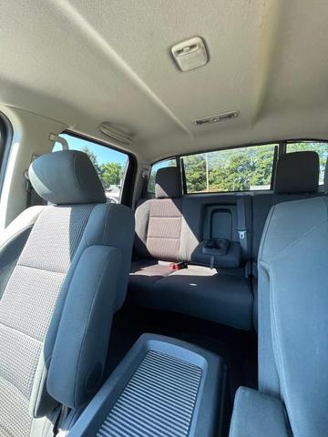 2014 nissan titan sv