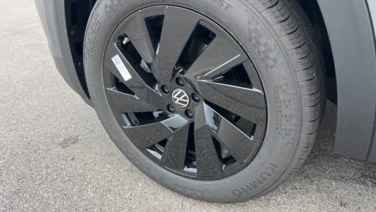 2024 Volkswagen Atlas se w/ technology