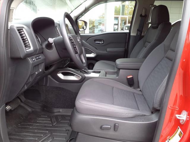 2022 nissan frontier sv
