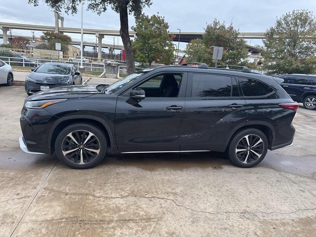 2022 toyota highlander xse