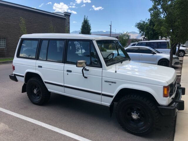 1989 mitsubishi montero ls "rare" 4x4 - 4 door classic suv color white