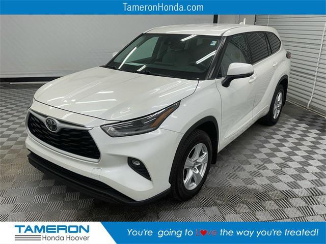 2021 toyota highlander le