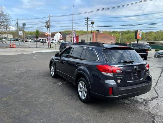 2013 subaru outback 2.5i premium wagon 4d in norwich, connecticut
