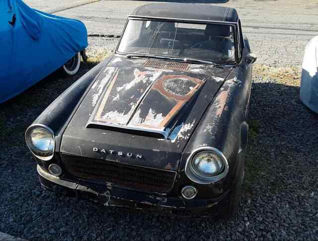 1967.5 datsun 1600 parts car