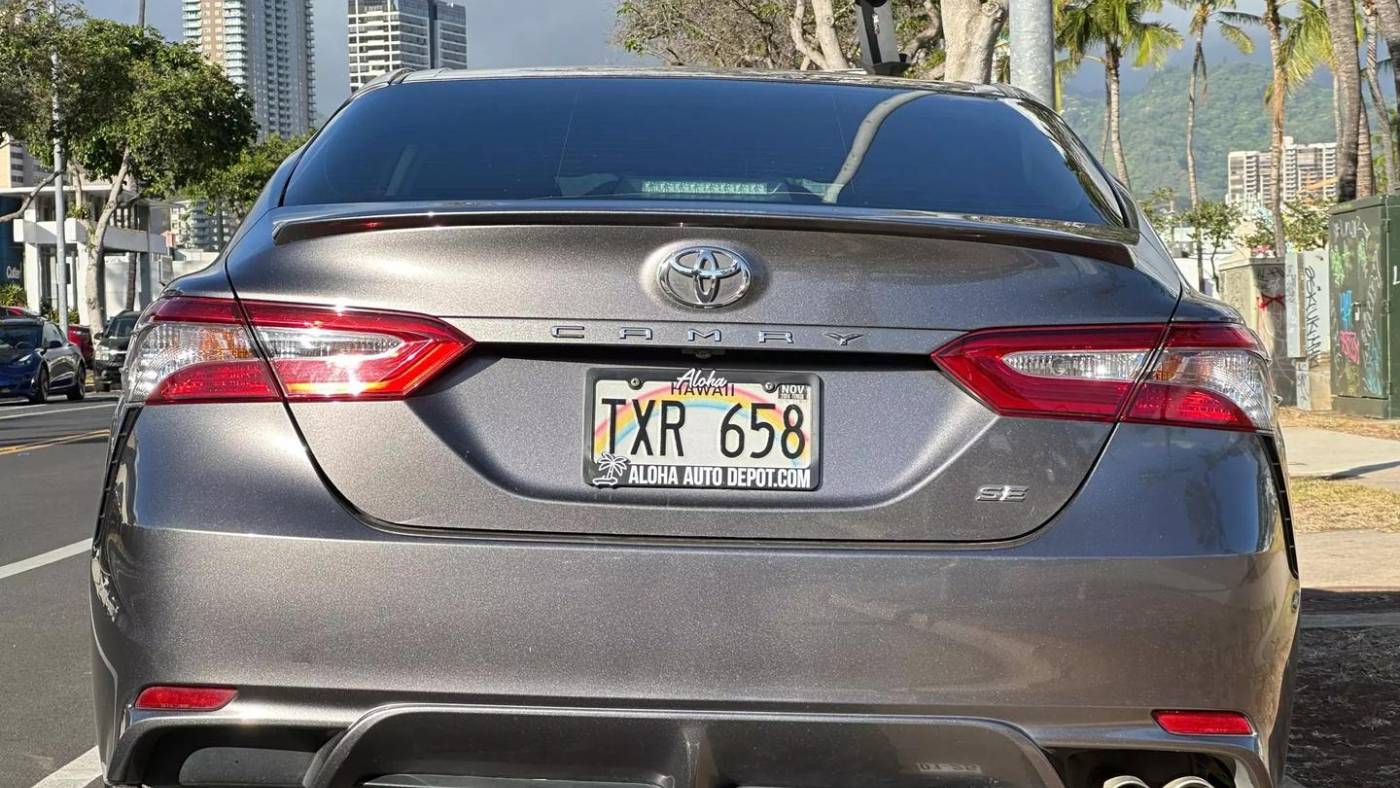 2019 toyota camry se