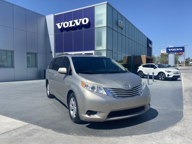 2015 toyota sienna le