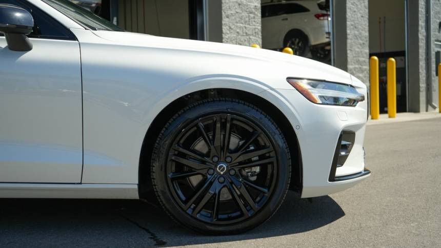 2024 volvo s60 b5 plus black edition