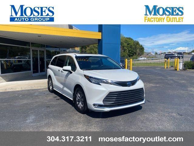 2022 toyota sienna xle