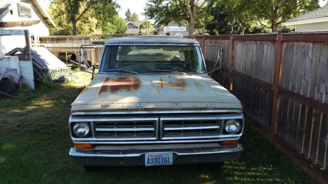 1971 ford ranger xlt long bed with 4 speed manual transmition