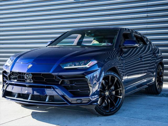2020 lamborghini urus base