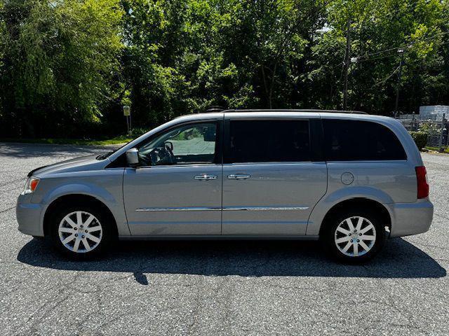 2014 chrysler town & country touring