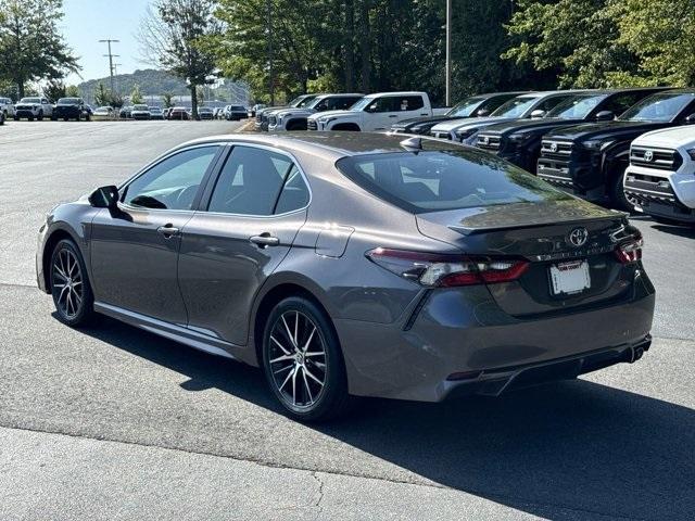 2022 toyota camry se