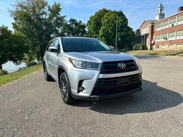 2017 toyota highlander se