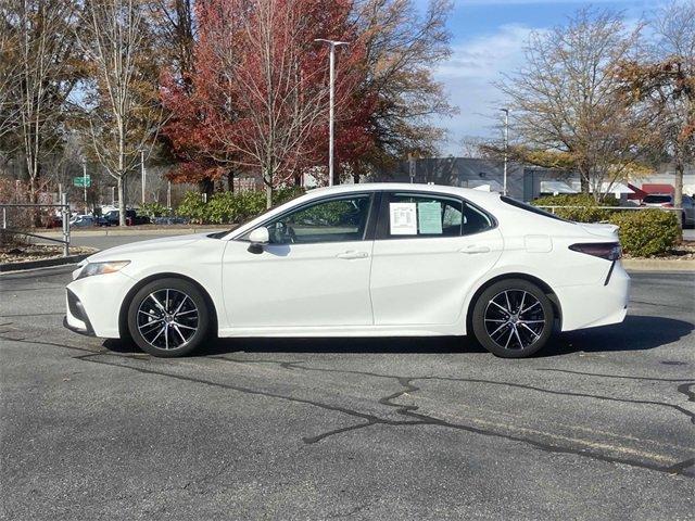 2021 toyota camry se
