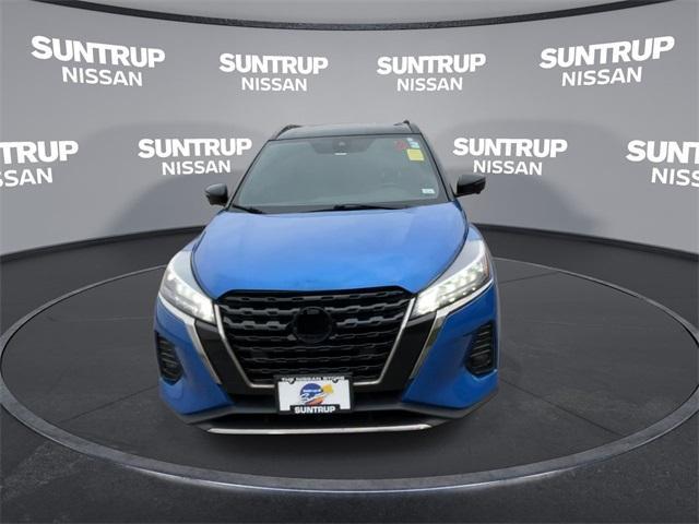 2023 nissan kicks sr