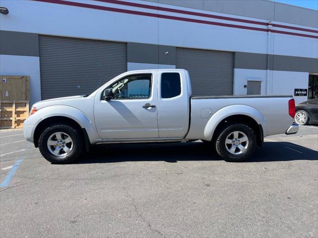 2012 nissan frontier sv